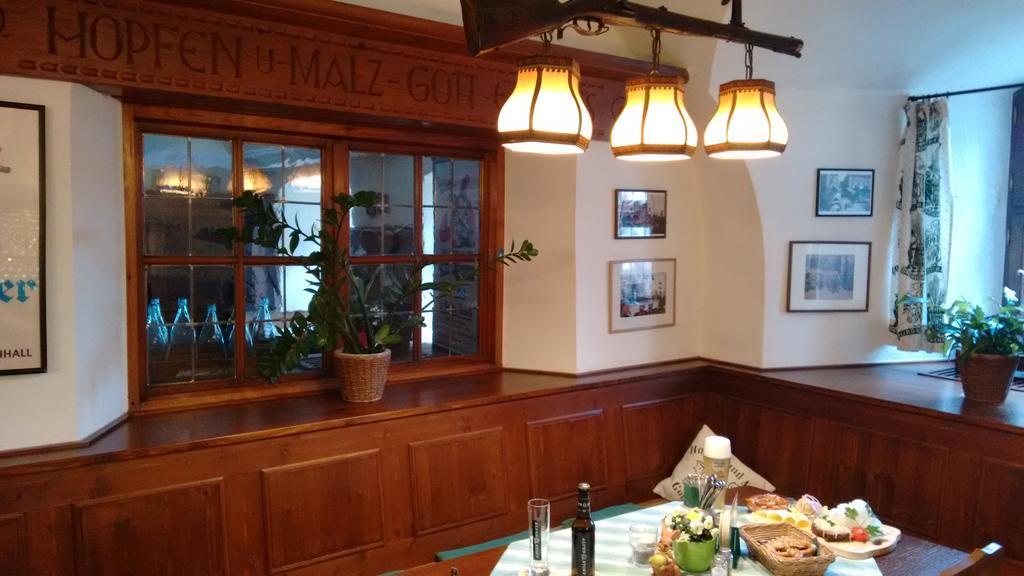 Altstadt- Und Businesshotel Pfaubraeu - Brauereigasthof - Fruehstuecksbuffet - Kostenfreie Radgarage - Hunde Willkommen Тростберг ан дер Алц Екстериор снимка