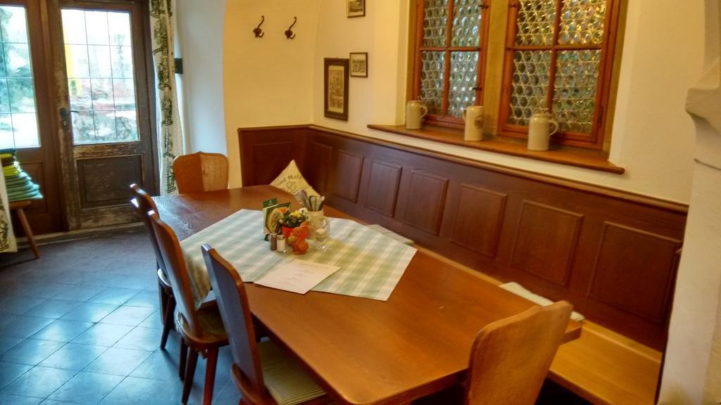 Altstadt- Und Businesshotel Pfaubraeu - Brauereigasthof - Fruehstuecksbuffet - Kostenfreie Radgarage - Hunde Willkommen Тростберг ан дер Алц Екстериор снимка